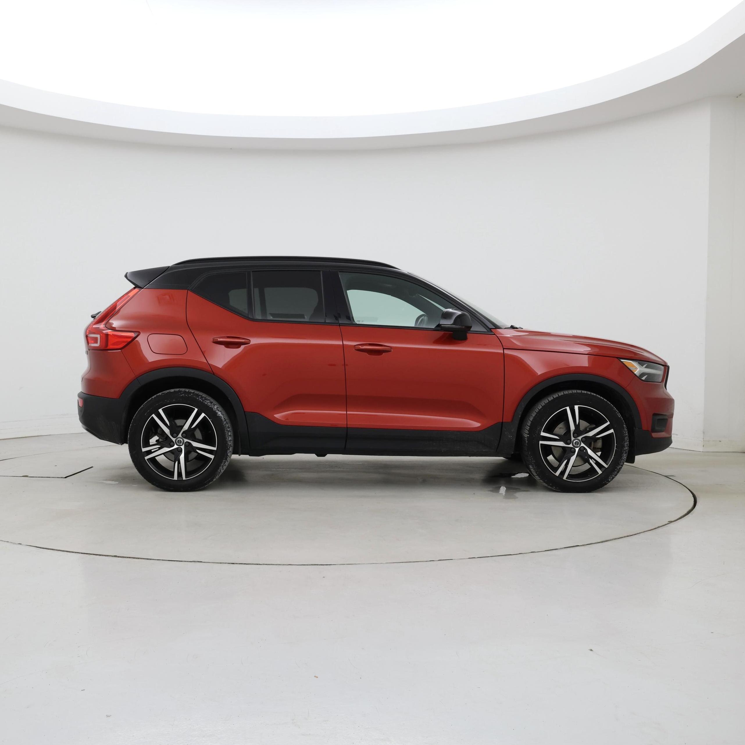 Thumbnail: 2021 Volvo XC40 - 7