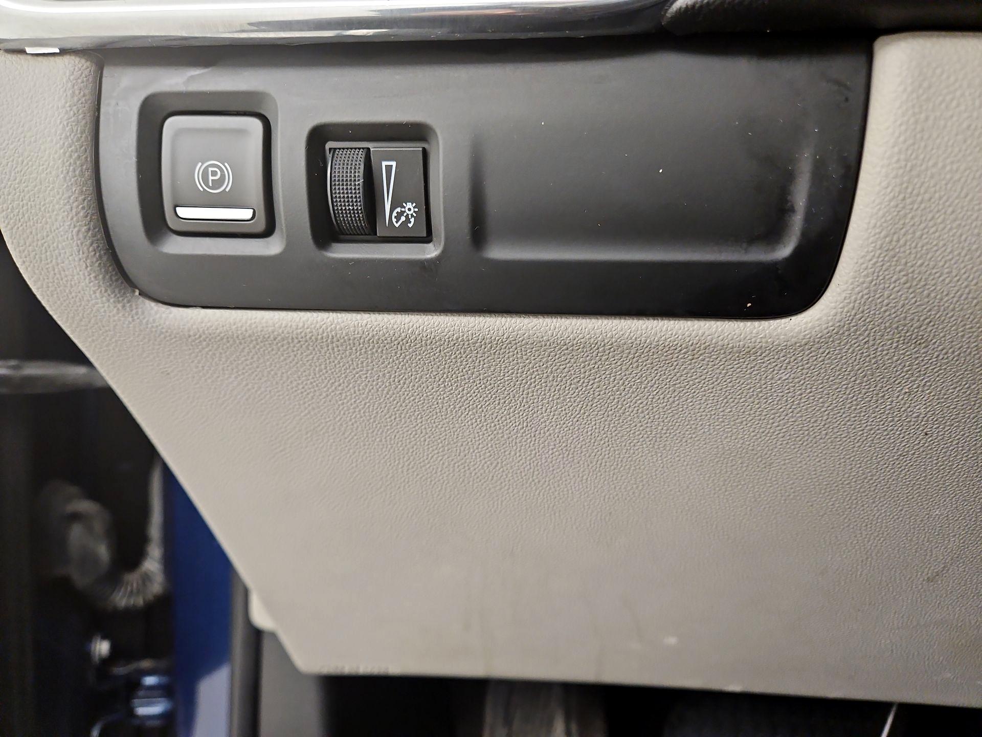 Thumbnail: 2019 Cadillac XT4 - 13