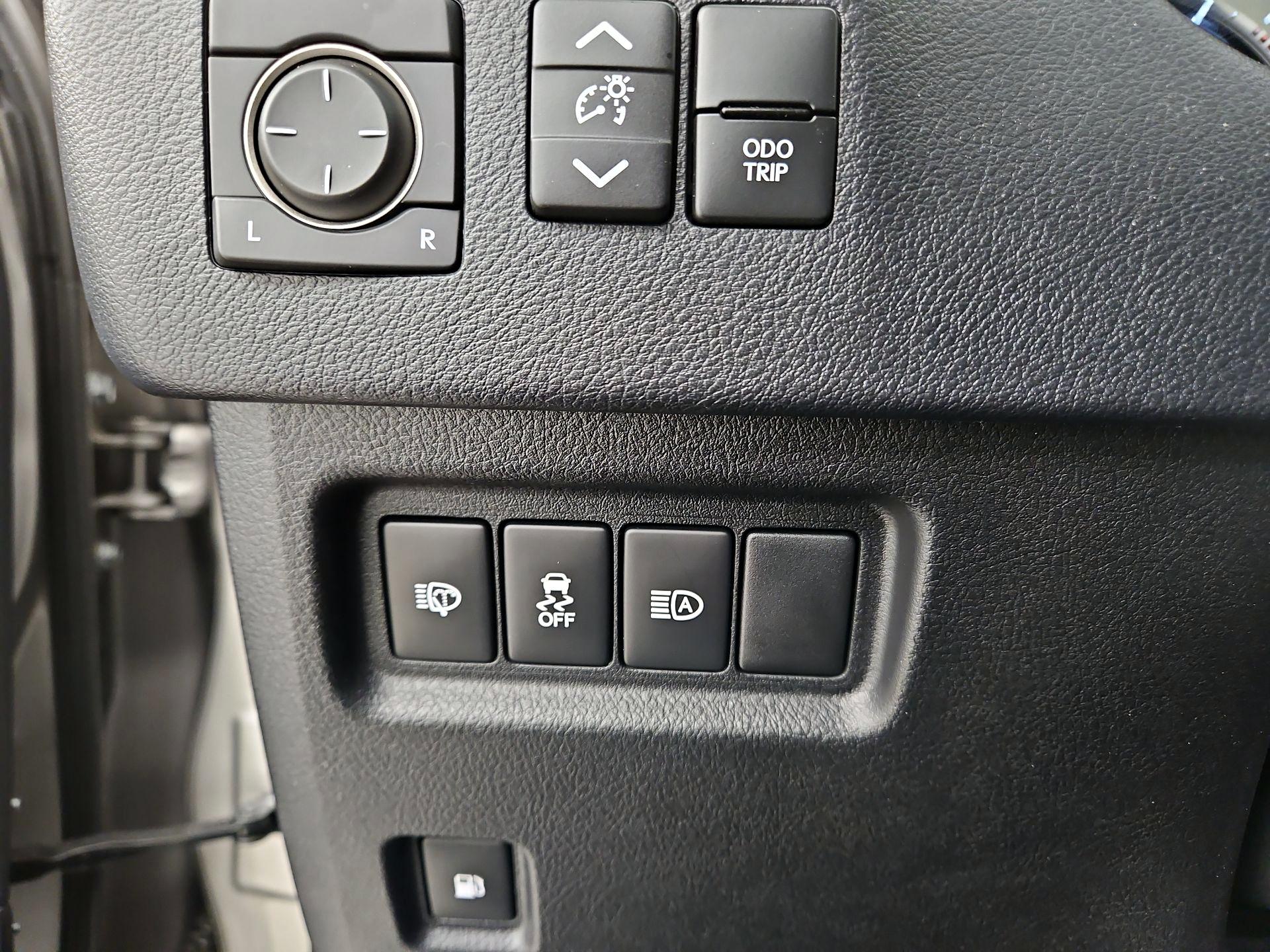 Thumbnail: 2020 Lexus GX - 13