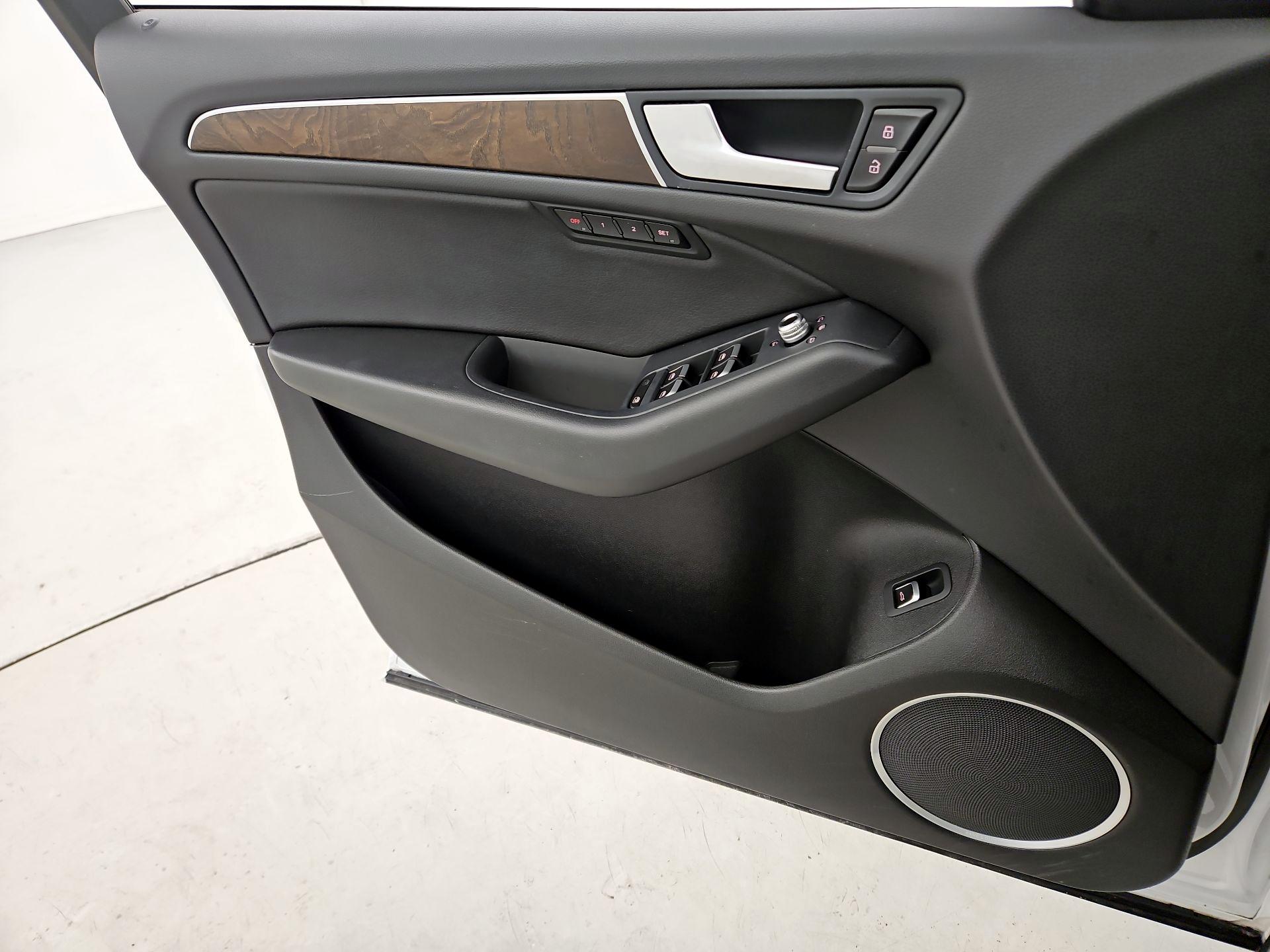 Thumbnail: 2016 Audi Q5 - 12