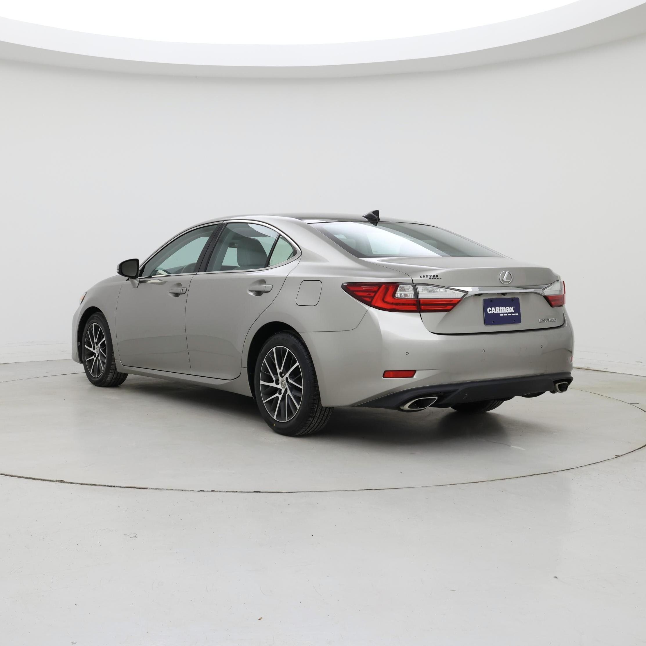 Thumbnail: 2016 Lexus ES - 2