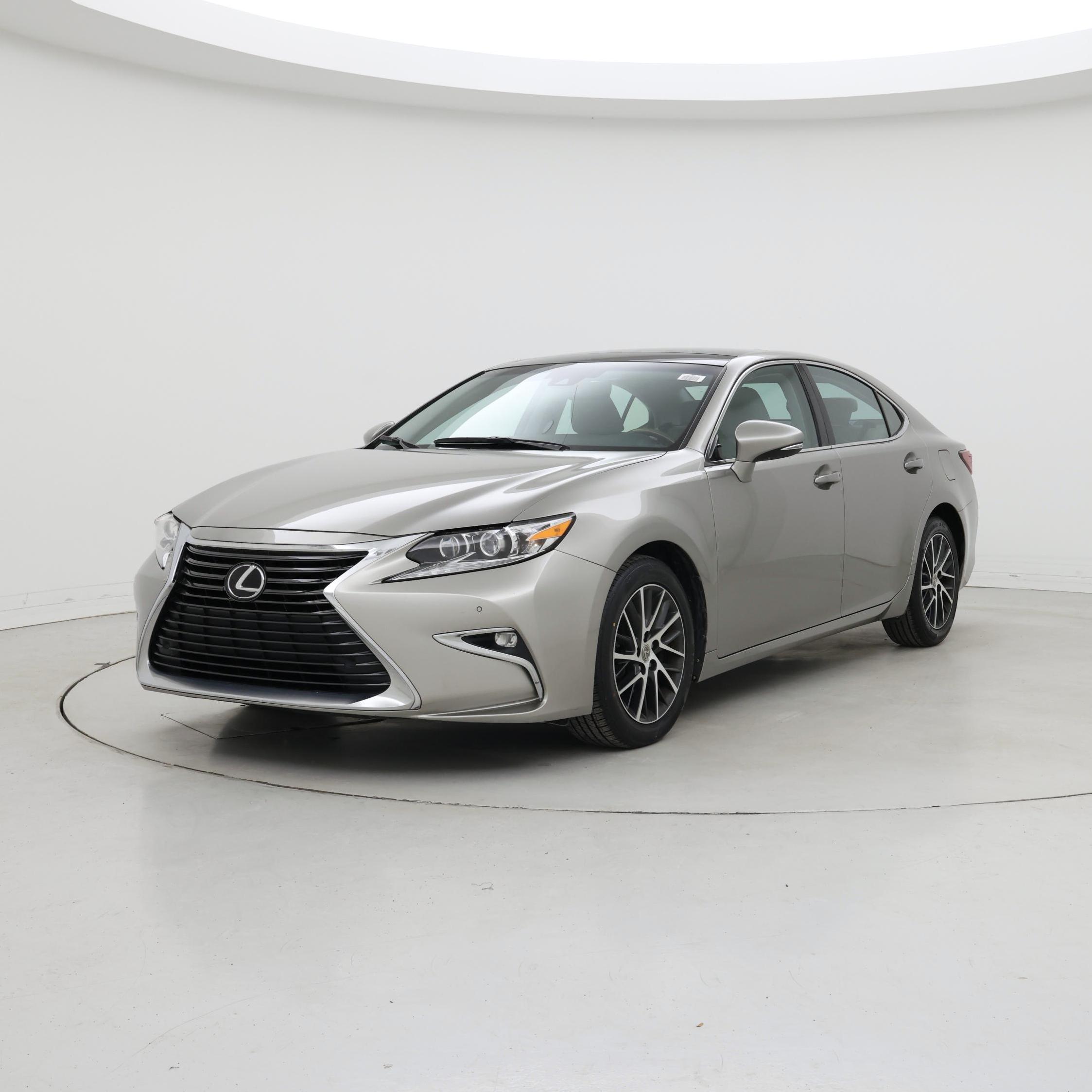 Thumbnail: 2016 Lexus ES - 4