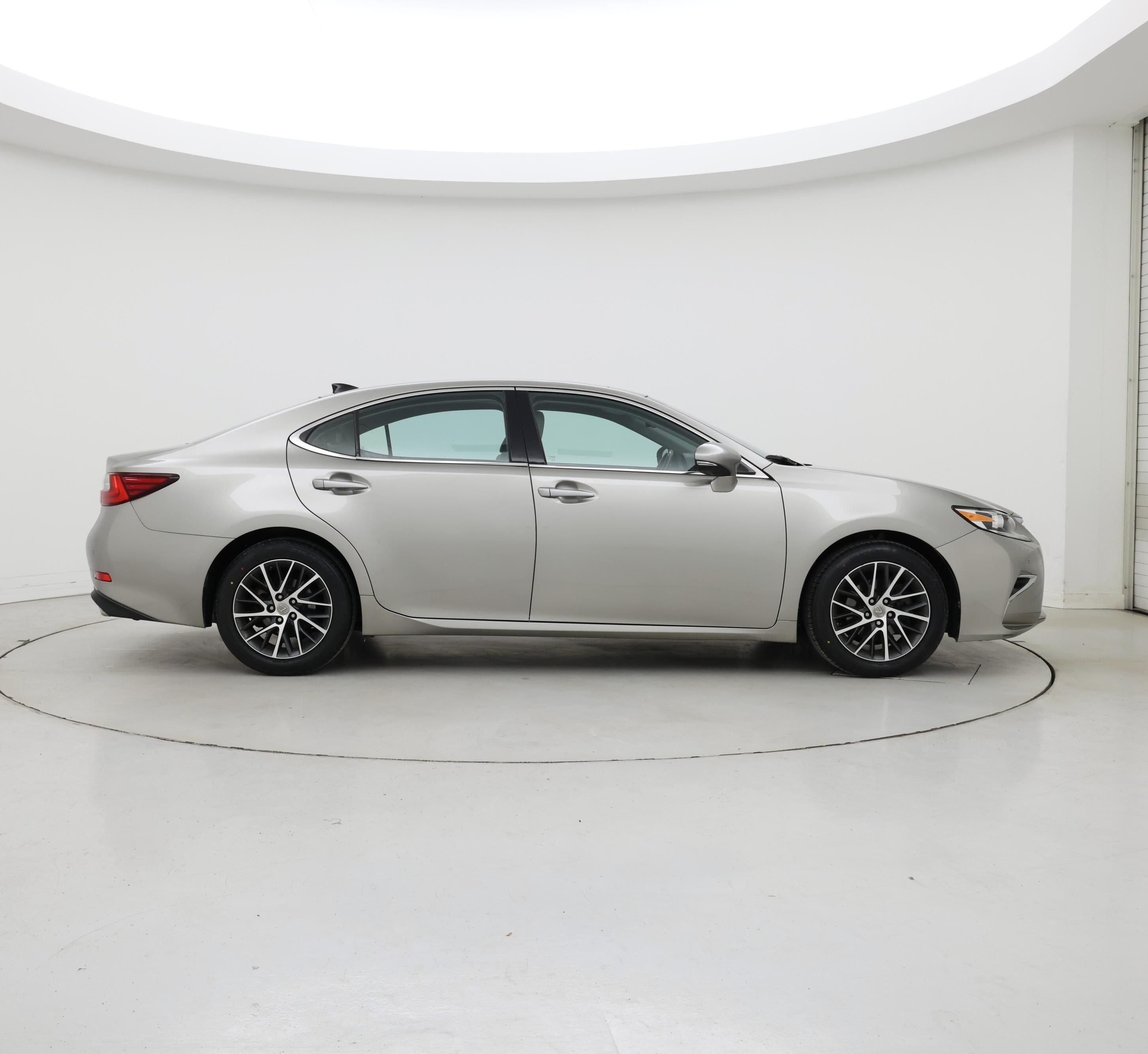 Thumbnail: 2016 Lexus ES - 7