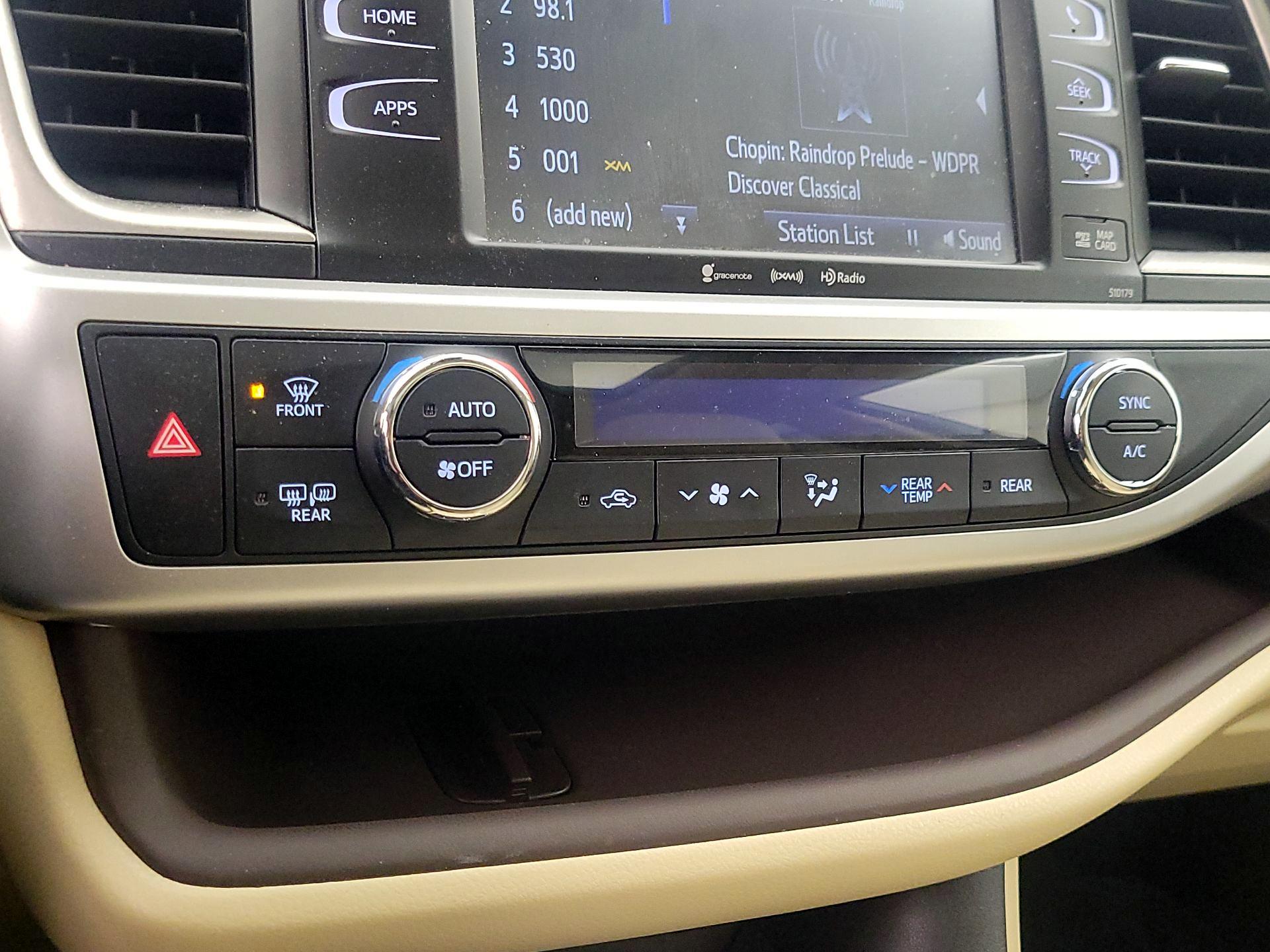 Thumbnail: 2018 Toyota Highlander - 17