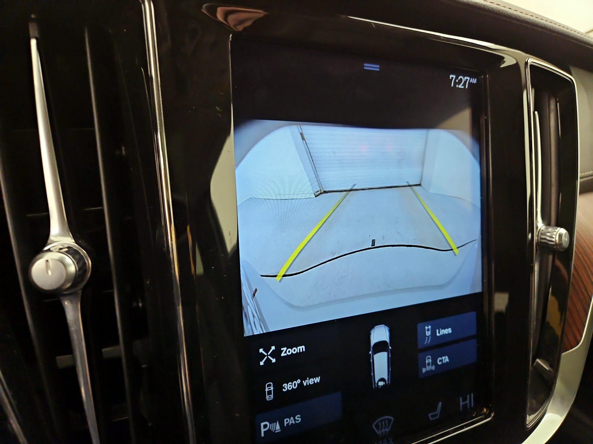 Thumbnail: 2020 Volvo S60 - 15