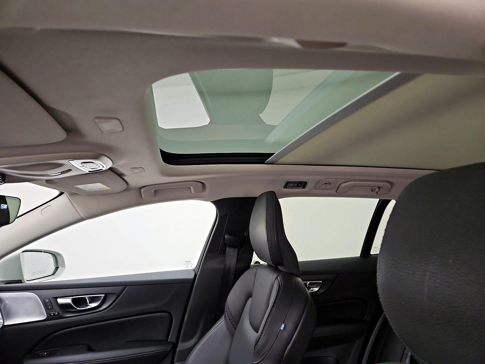 Thumbnail: 2020 Volvo S60 - 20