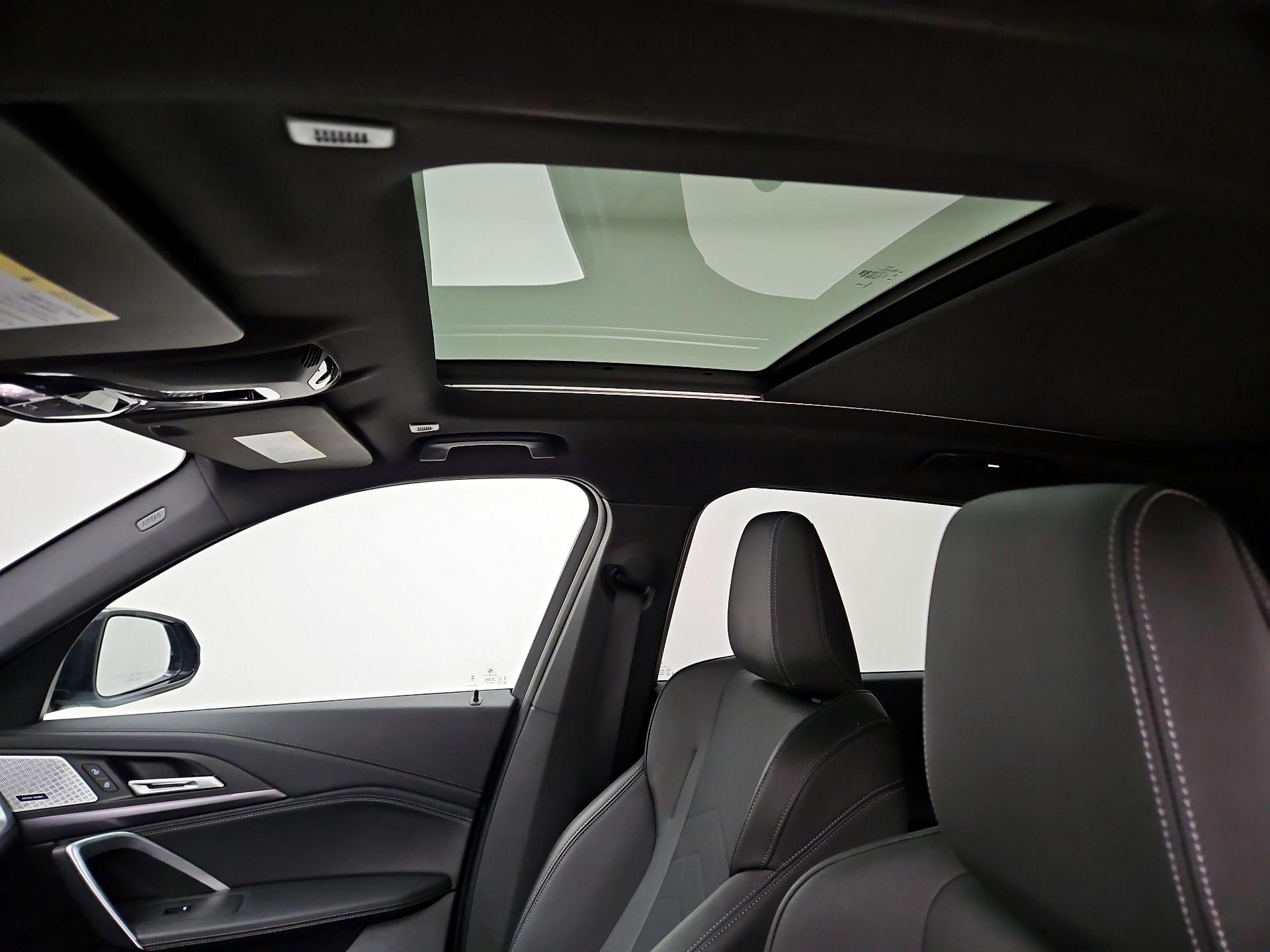 Thumbnail: 2023 BMW X1 - 20