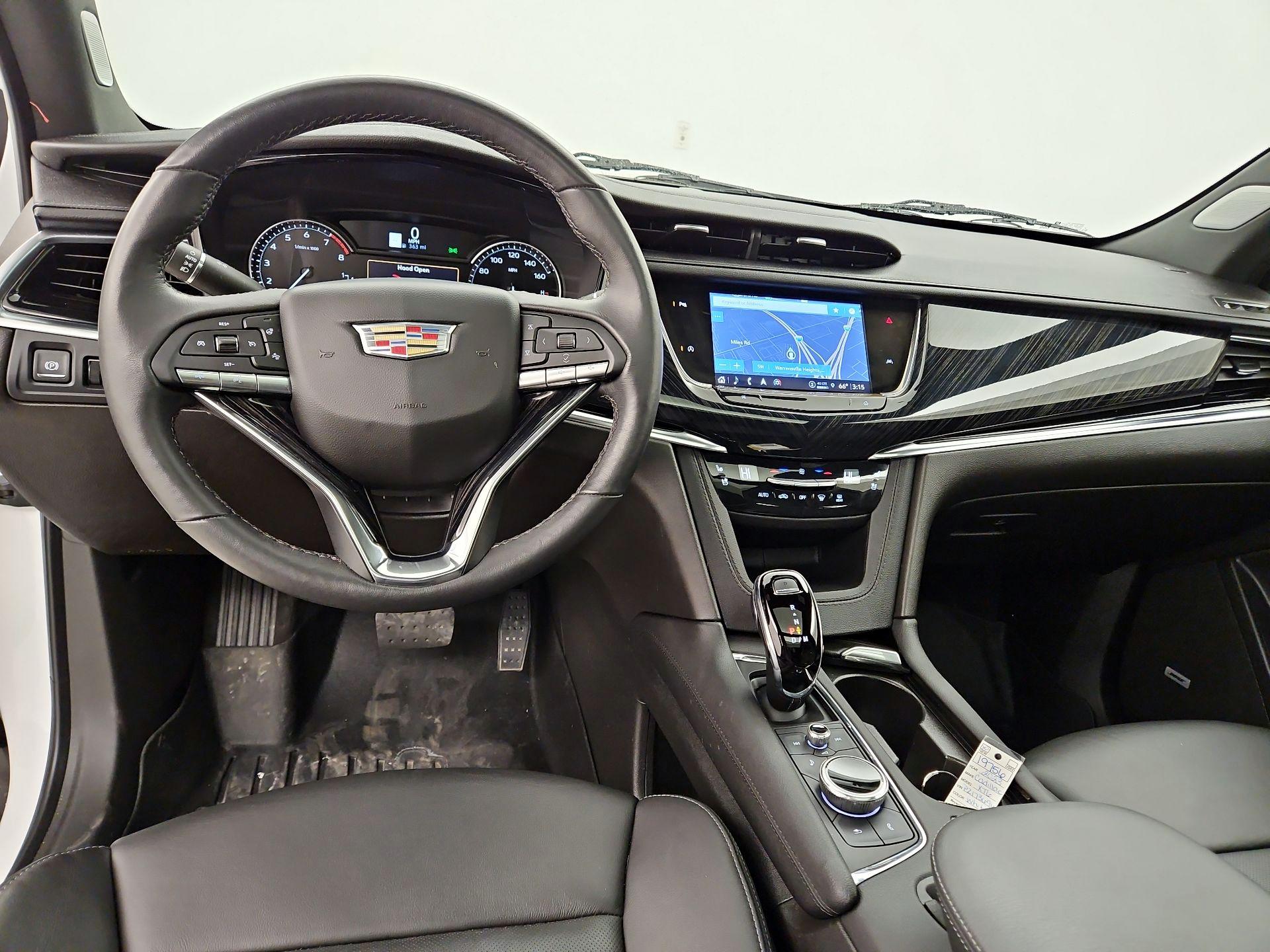 Thumbnail: 2023 Cadillac XT6 - 10