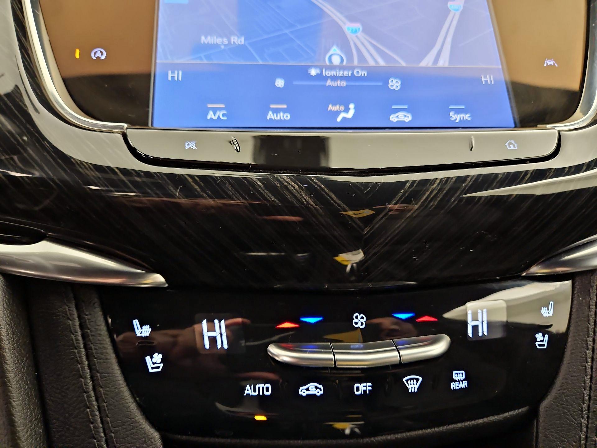 Thumbnail: 2023 Cadillac XT6 - 17