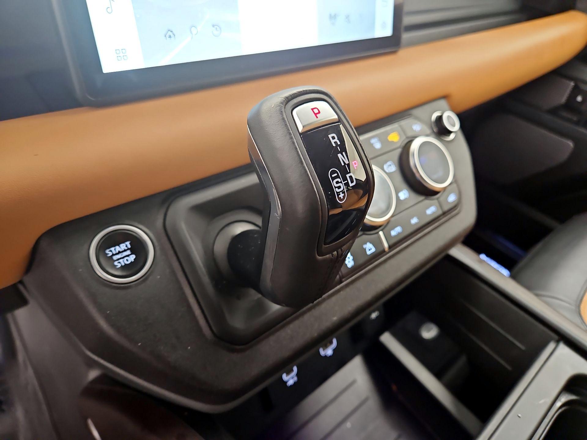 Thumbnail: 2020 Land Rover Defender - 18