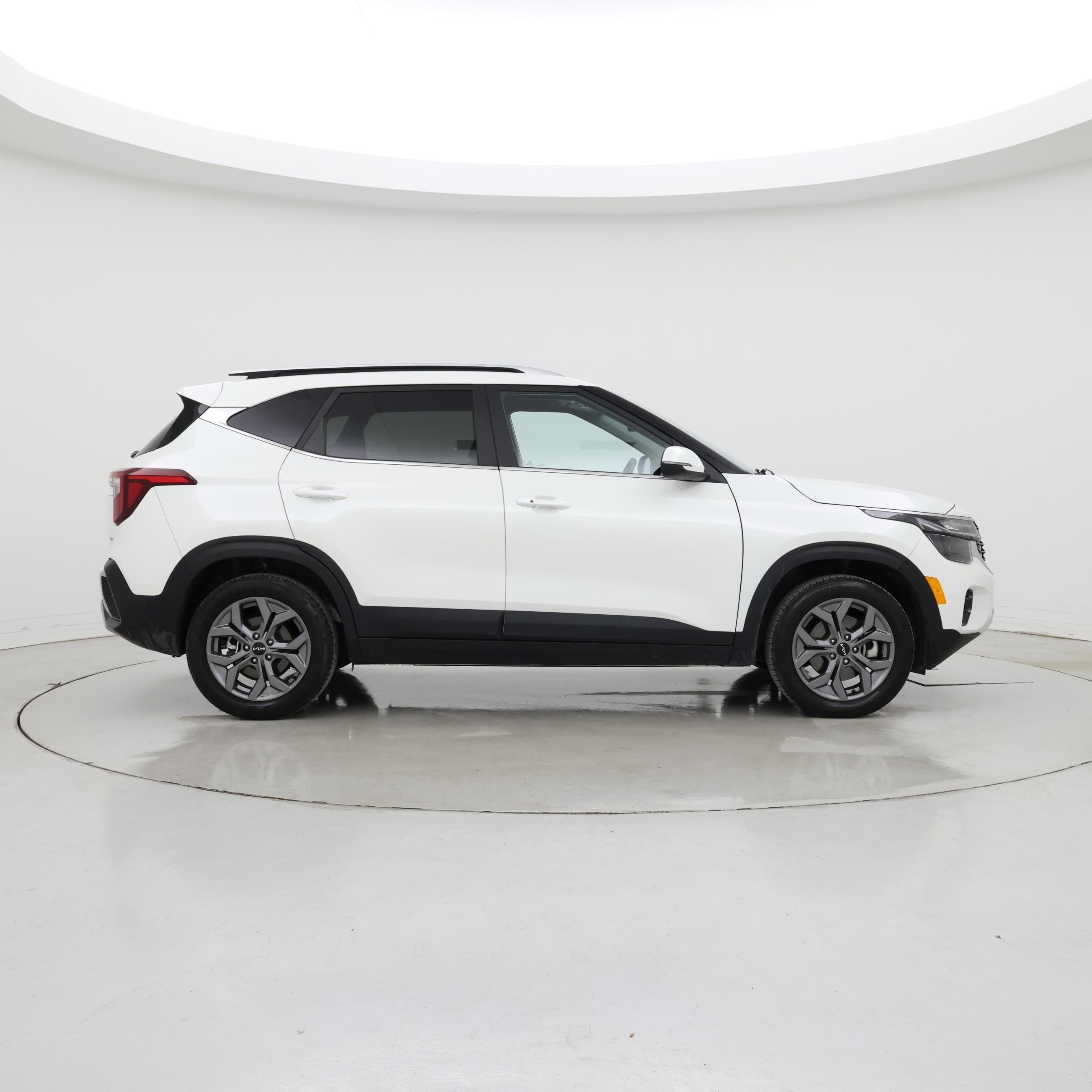 Thumbnail: 2024 Kia Seltos - 7