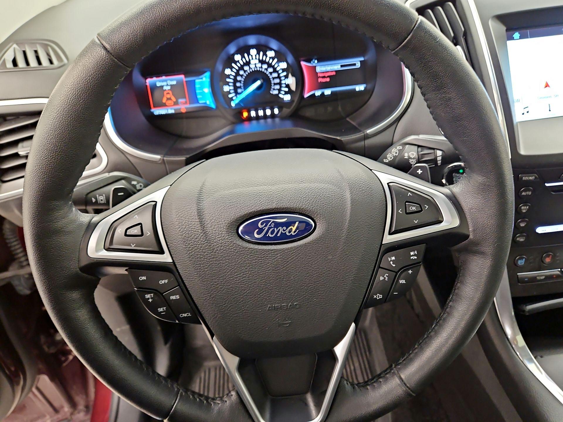 Thumbnail: 2017 Ford Edge - 10