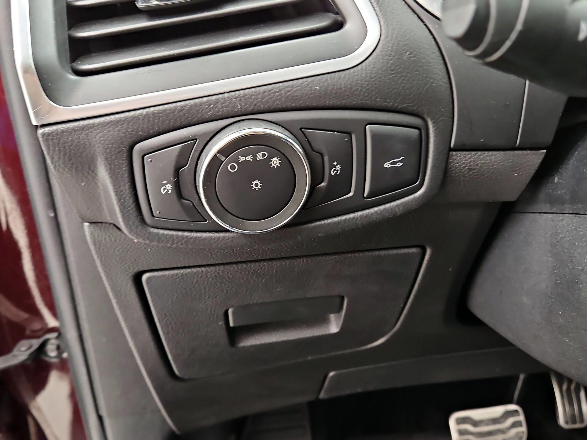 Thumbnail: 2017 Ford Edge - 13