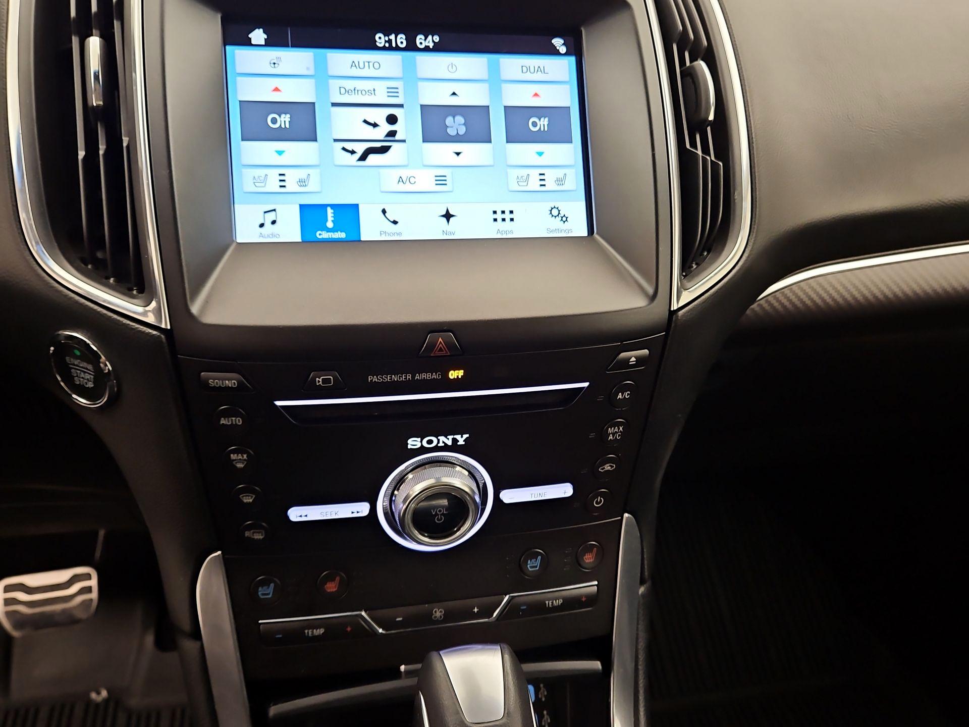 Thumbnail: 2017 Ford Edge - 17