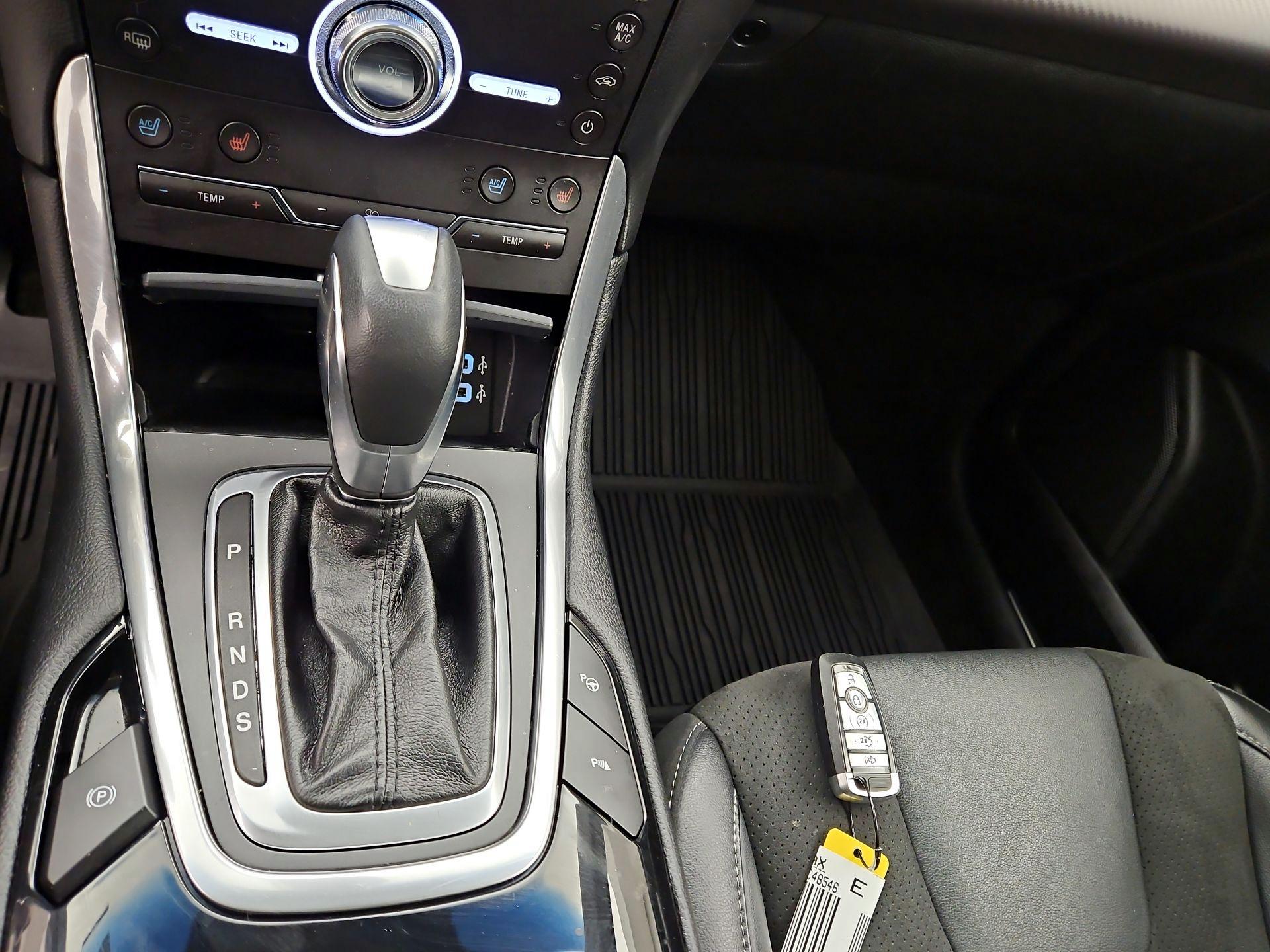 Thumbnail: 2017 Ford Edge - 18