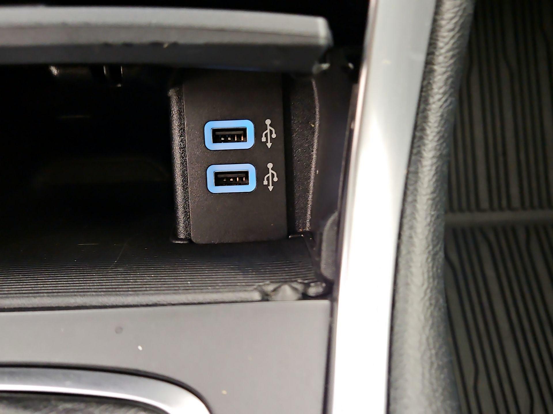 Thumbnail: 2017 Ford Edge - 19