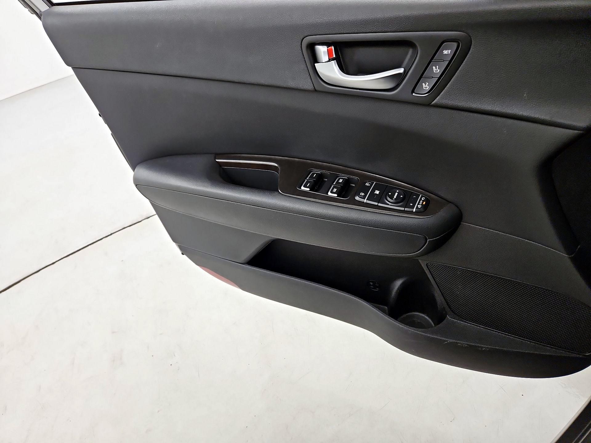 Thumbnail: 2018 Kia Optima - 12