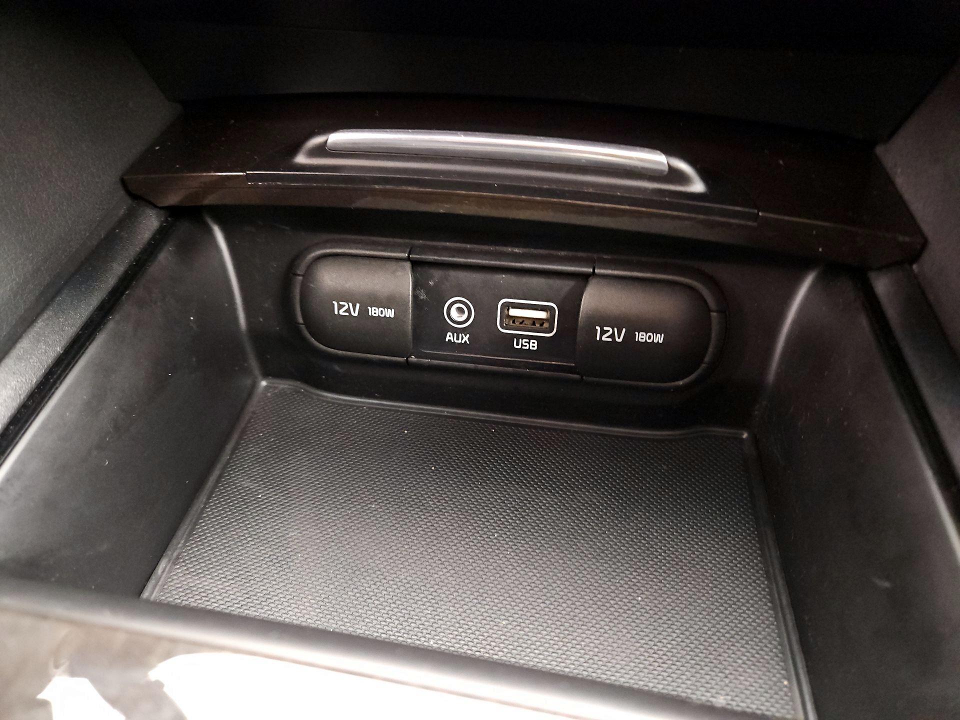 Thumbnail: 2018 Kia Optima - 18