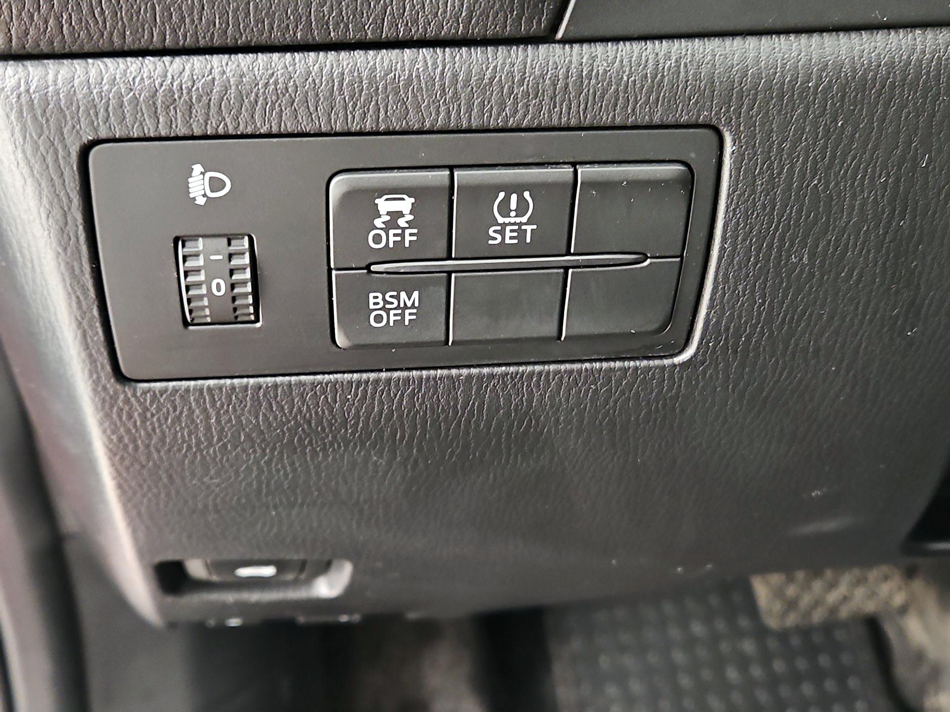 Thumbnail: 2014 Mazda Mazda3 - 13