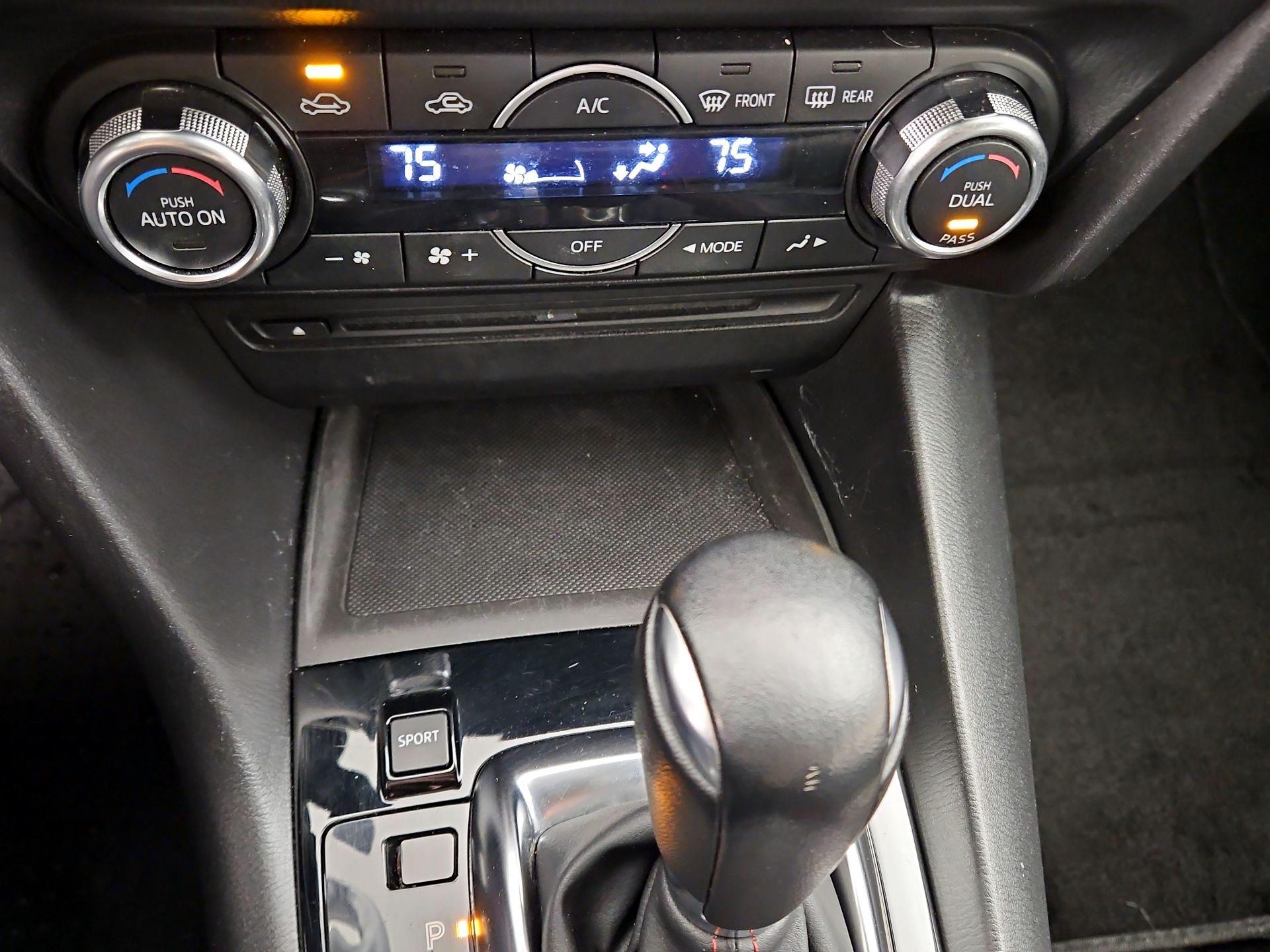 Thumbnail: 2014 Mazda Mazda3 - 17