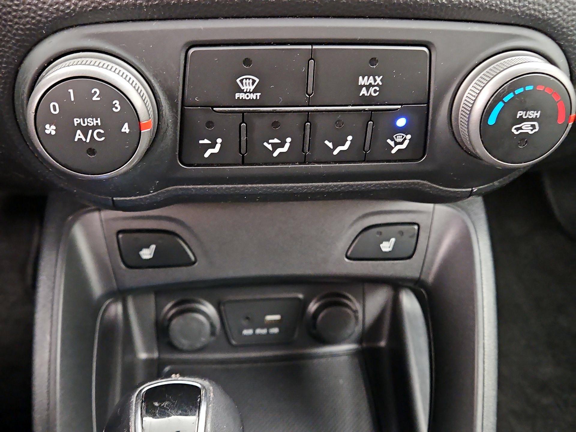 Thumbnail: 2015 Hyundai Tucson - 16