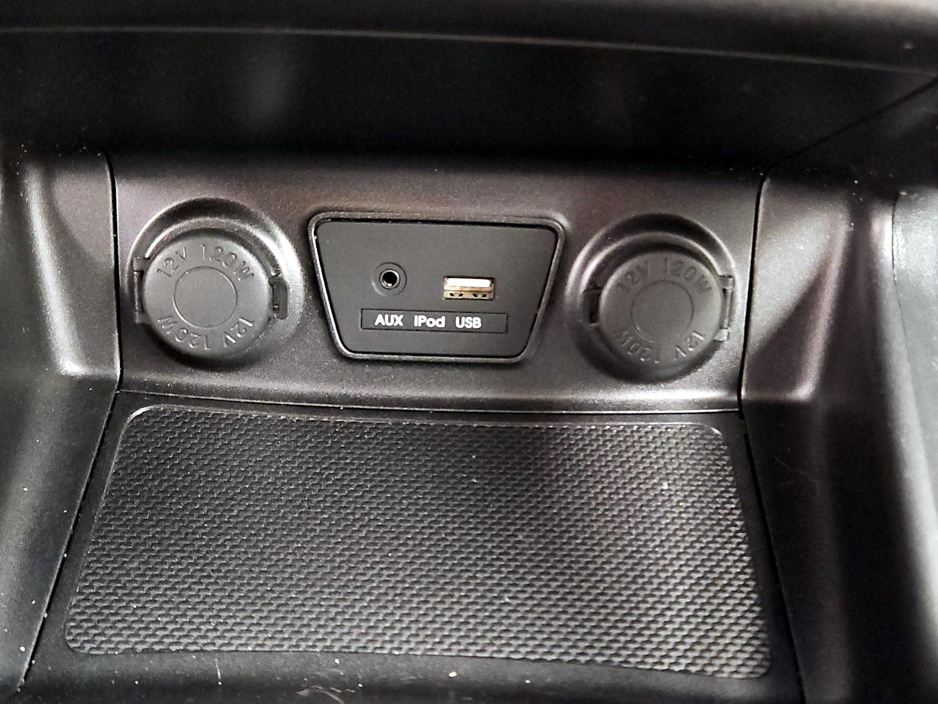 Thumbnail: 2015 Hyundai Tucson - 18