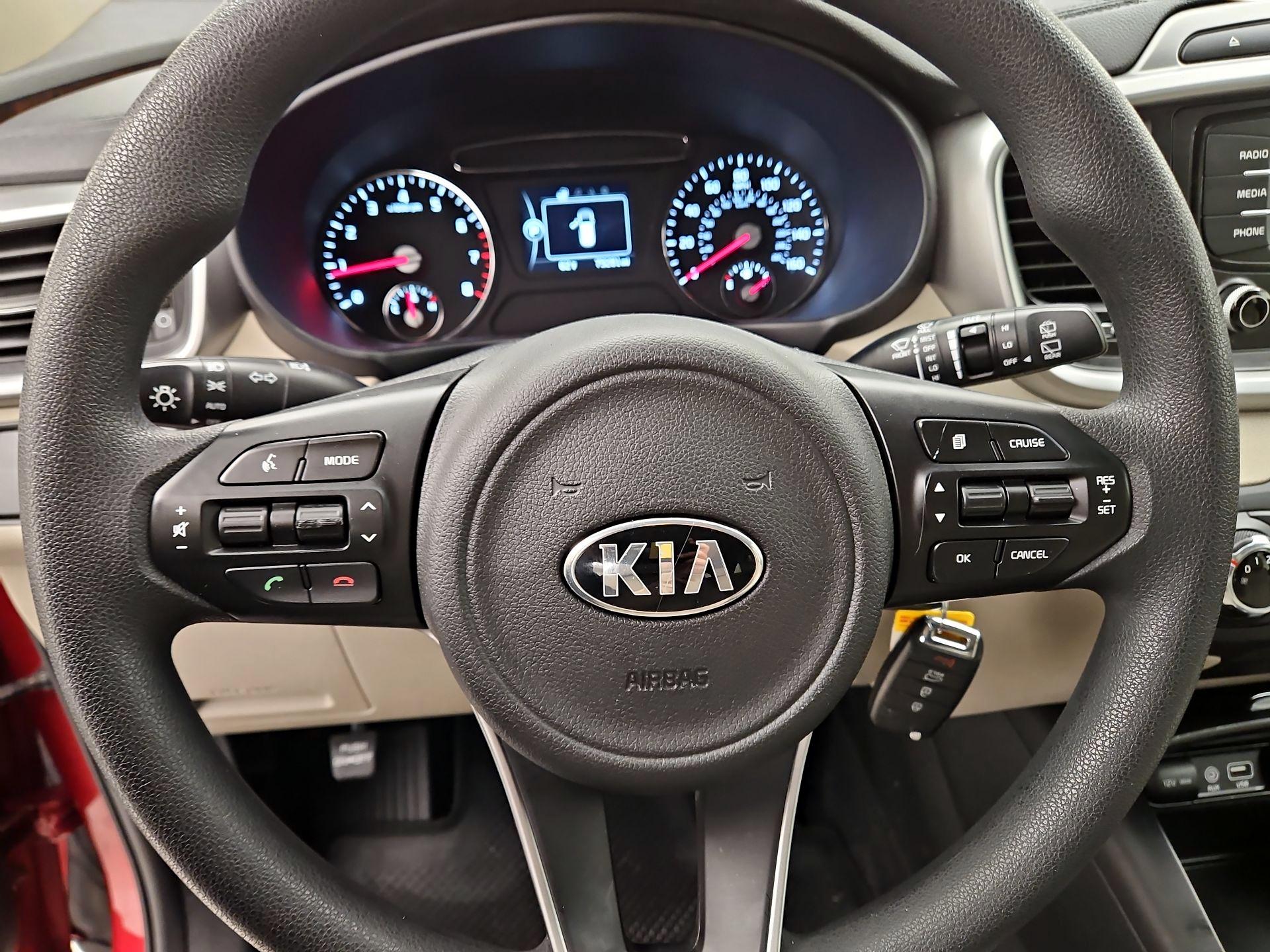 Thumbnail: 2017 Kia Sorento - 10