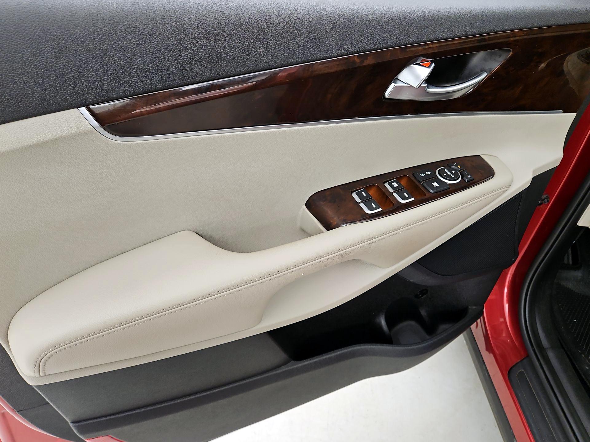 Thumbnail: 2017 Kia Sorento - 12