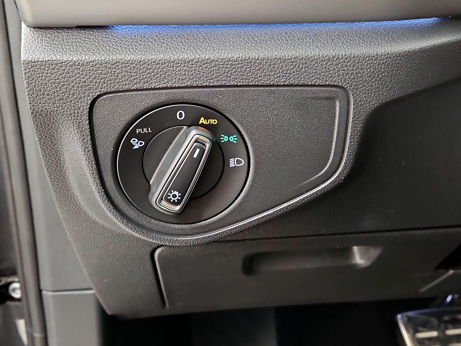 Thumbnail: 2023 Volkswagen Atlas - 13