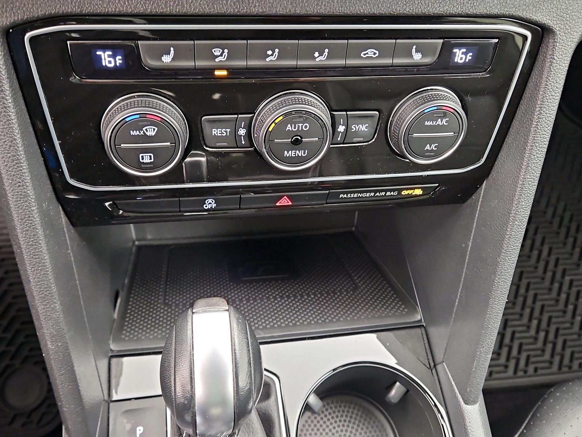 Thumbnail: 2023 Volkswagen Atlas - 17