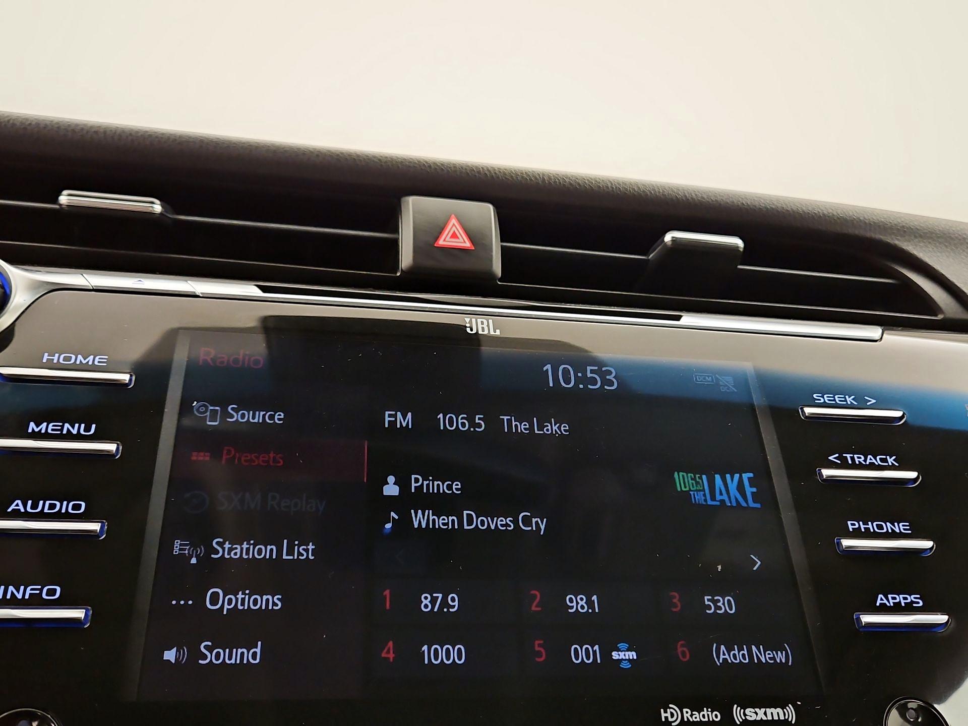 Thumbnail: 2018 Toyota Camry - 15