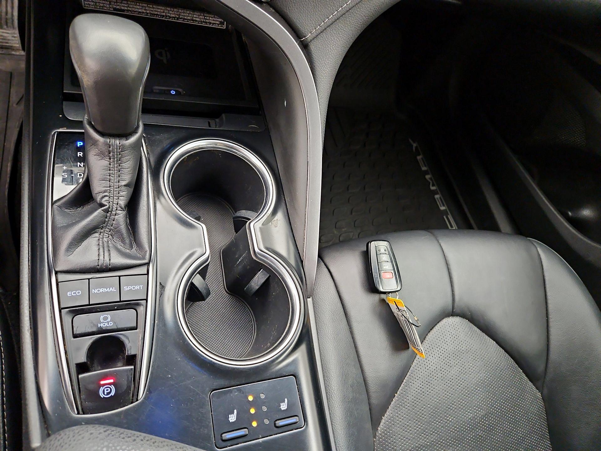 Thumbnail: 2018 Toyota Camry - 17