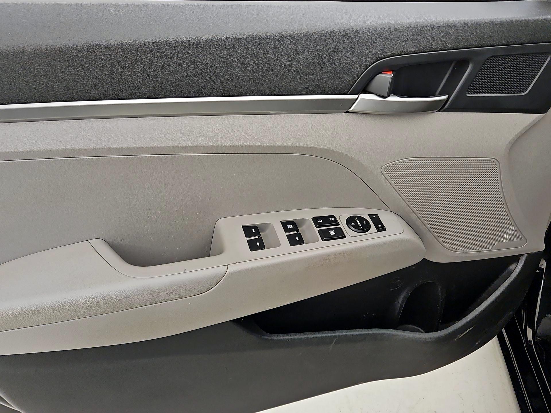 Thumbnail: 2020 Hyundai Elantra - 12