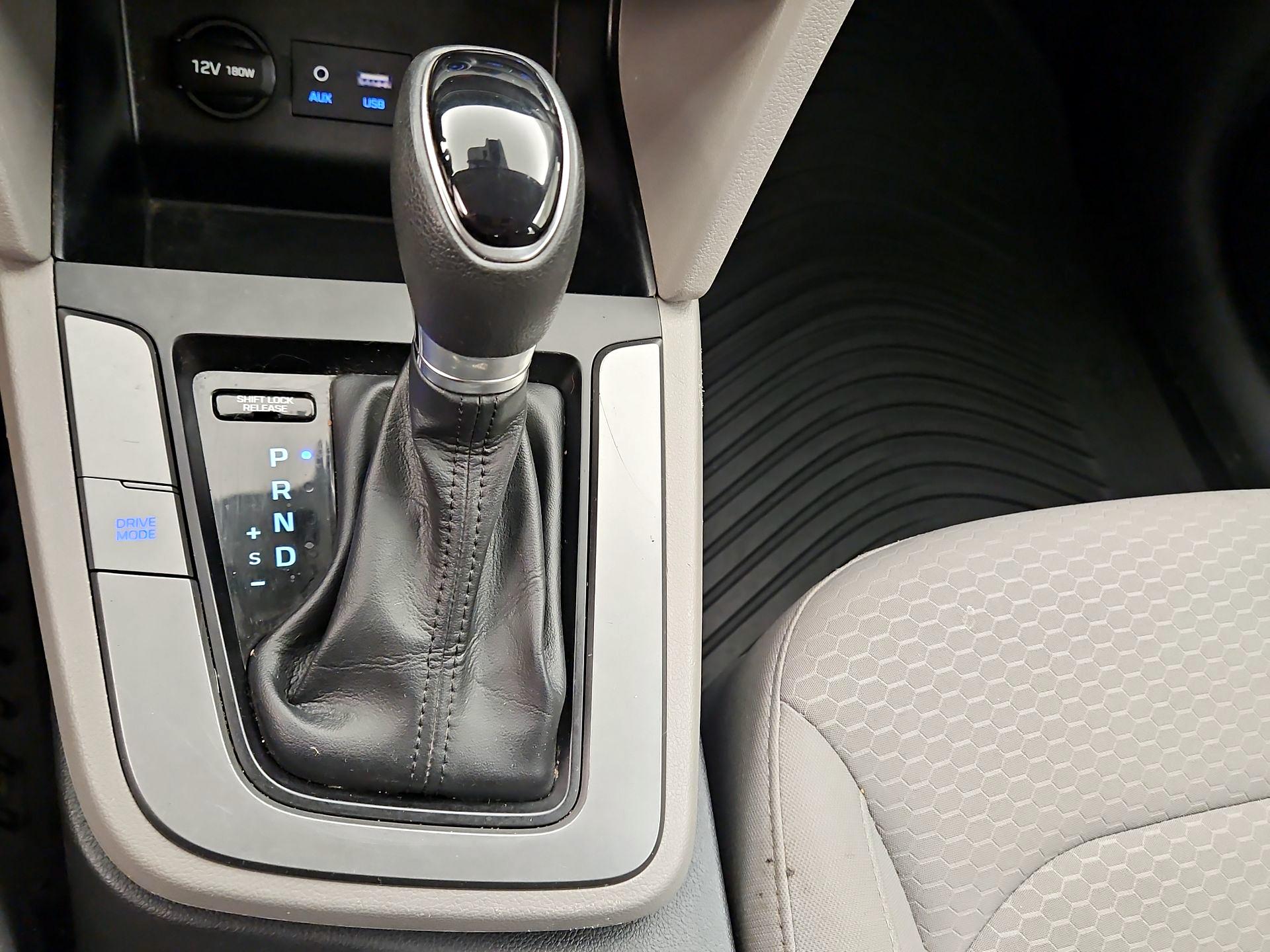 Thumbnail: 2020 Hyundai Elantra - 17