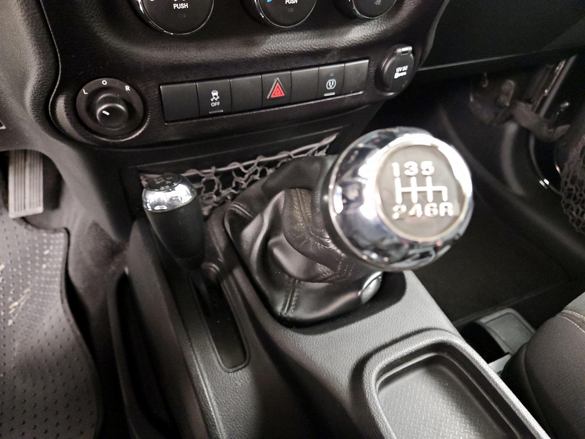 Thumbnail: 2016 Jeep Wrangler - 15