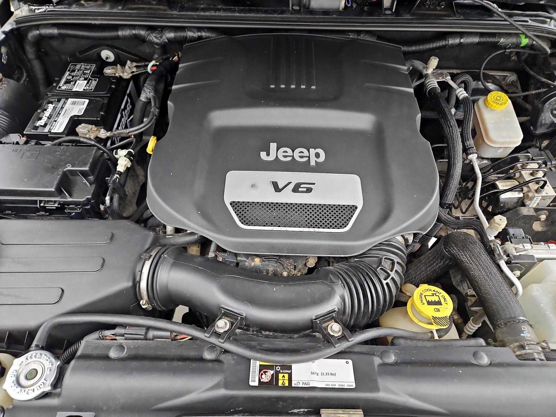 Thumbnail: 2016 Jeep Wrangler - 19