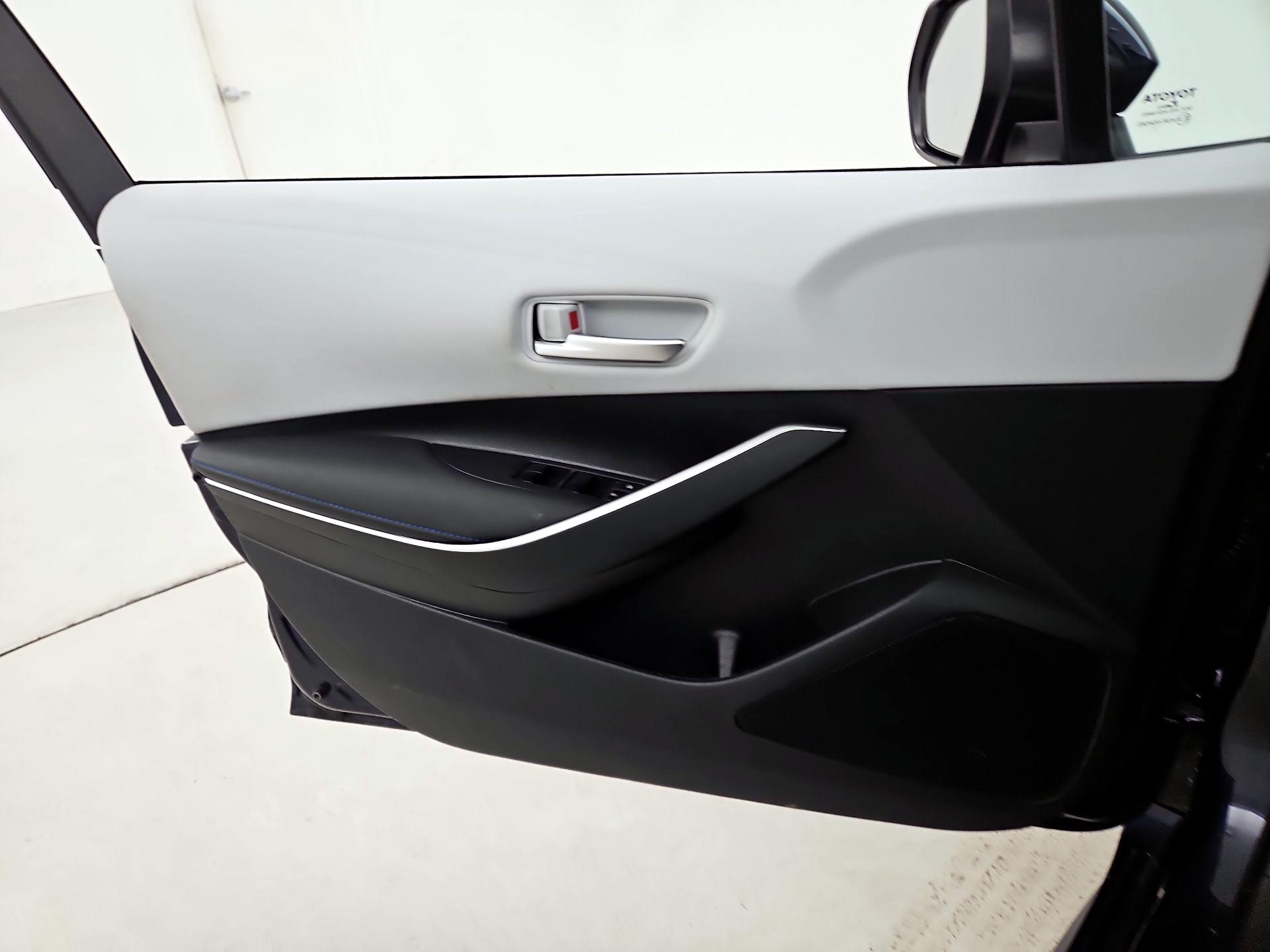 Thumbnail: 2022 Toyota Corolla - 12