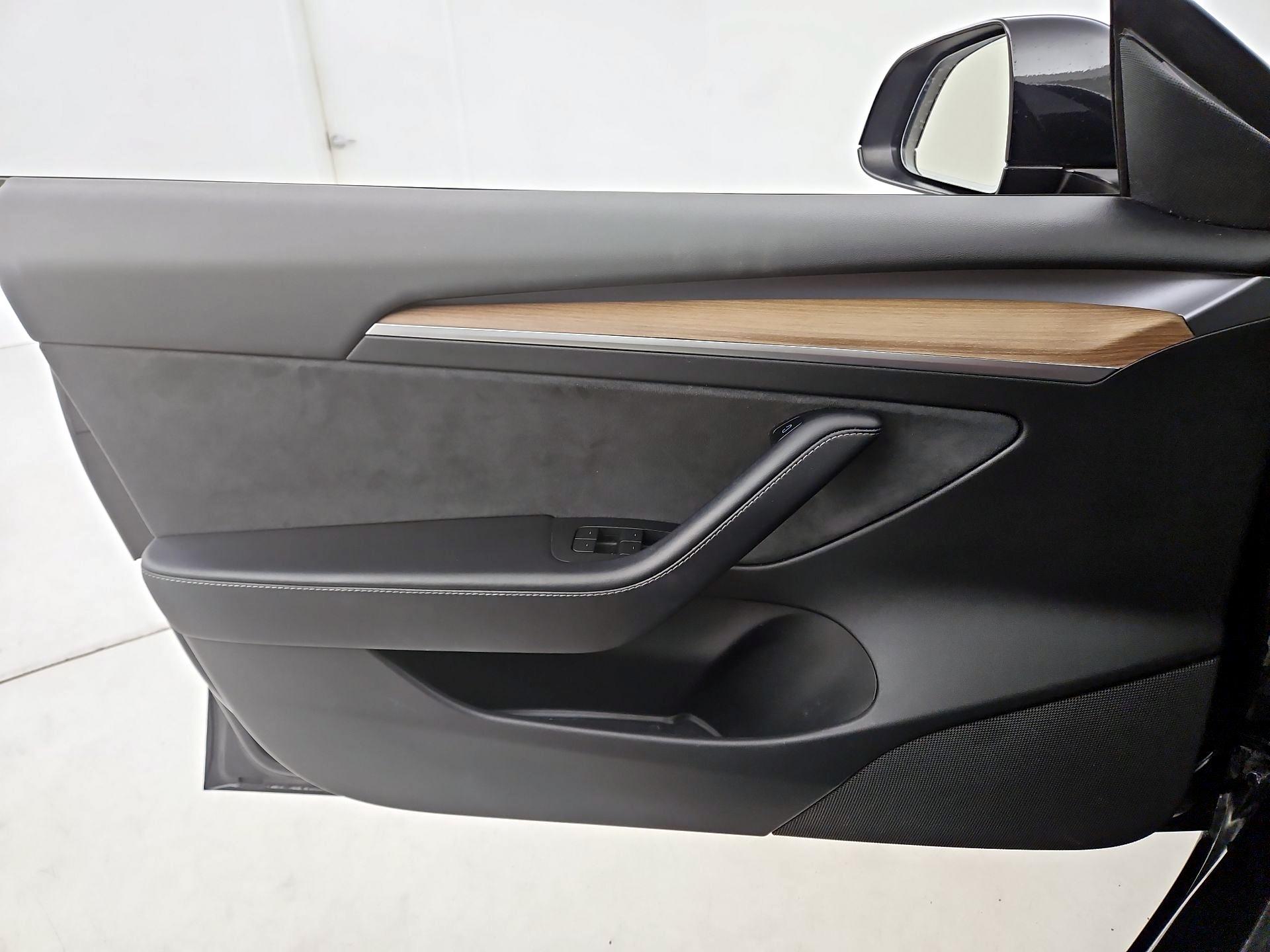 Thumbnail: 2022 Tesla Model 3 - 12