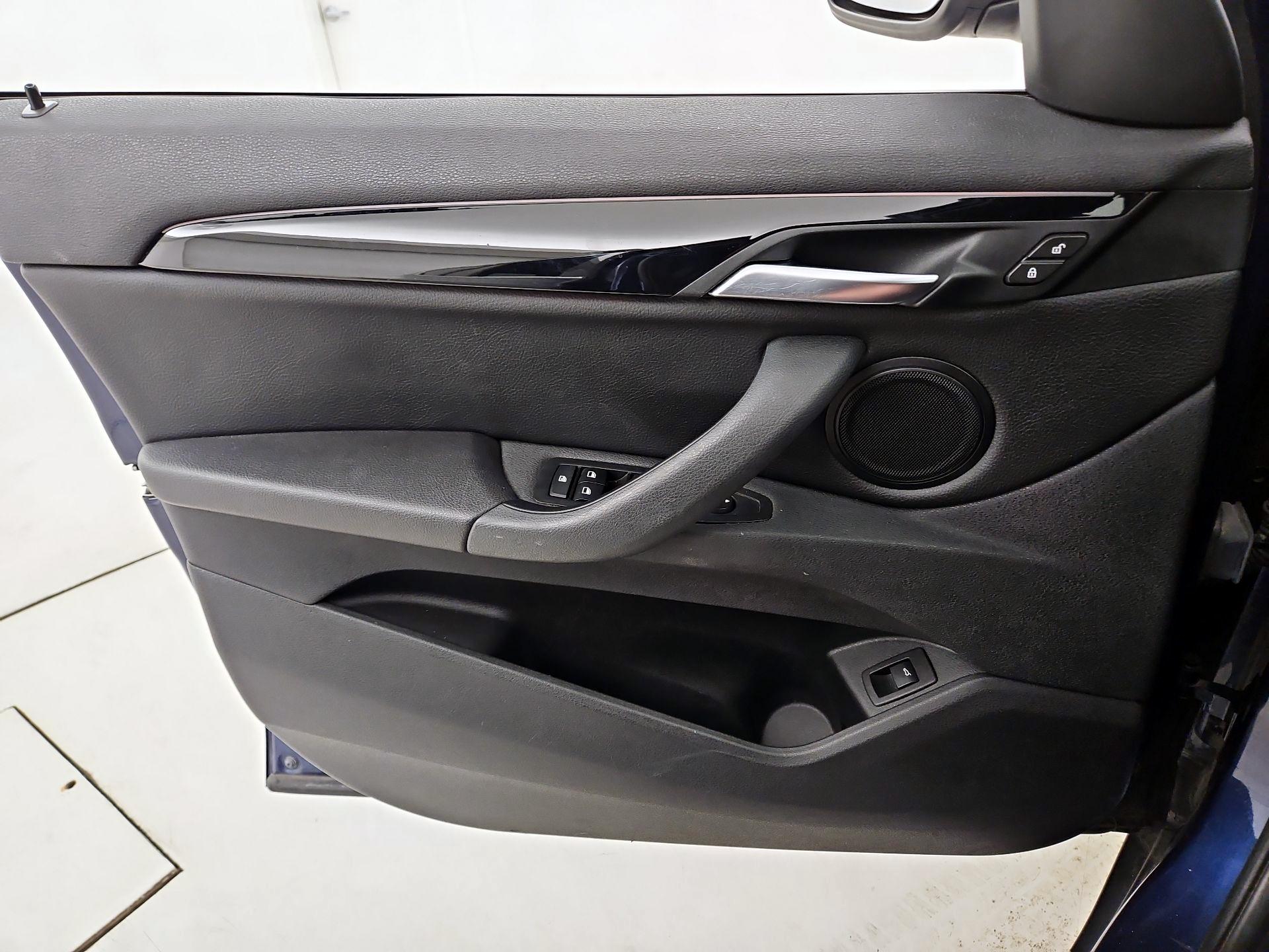 Thumbnail: 2016 BMW X1 - 12