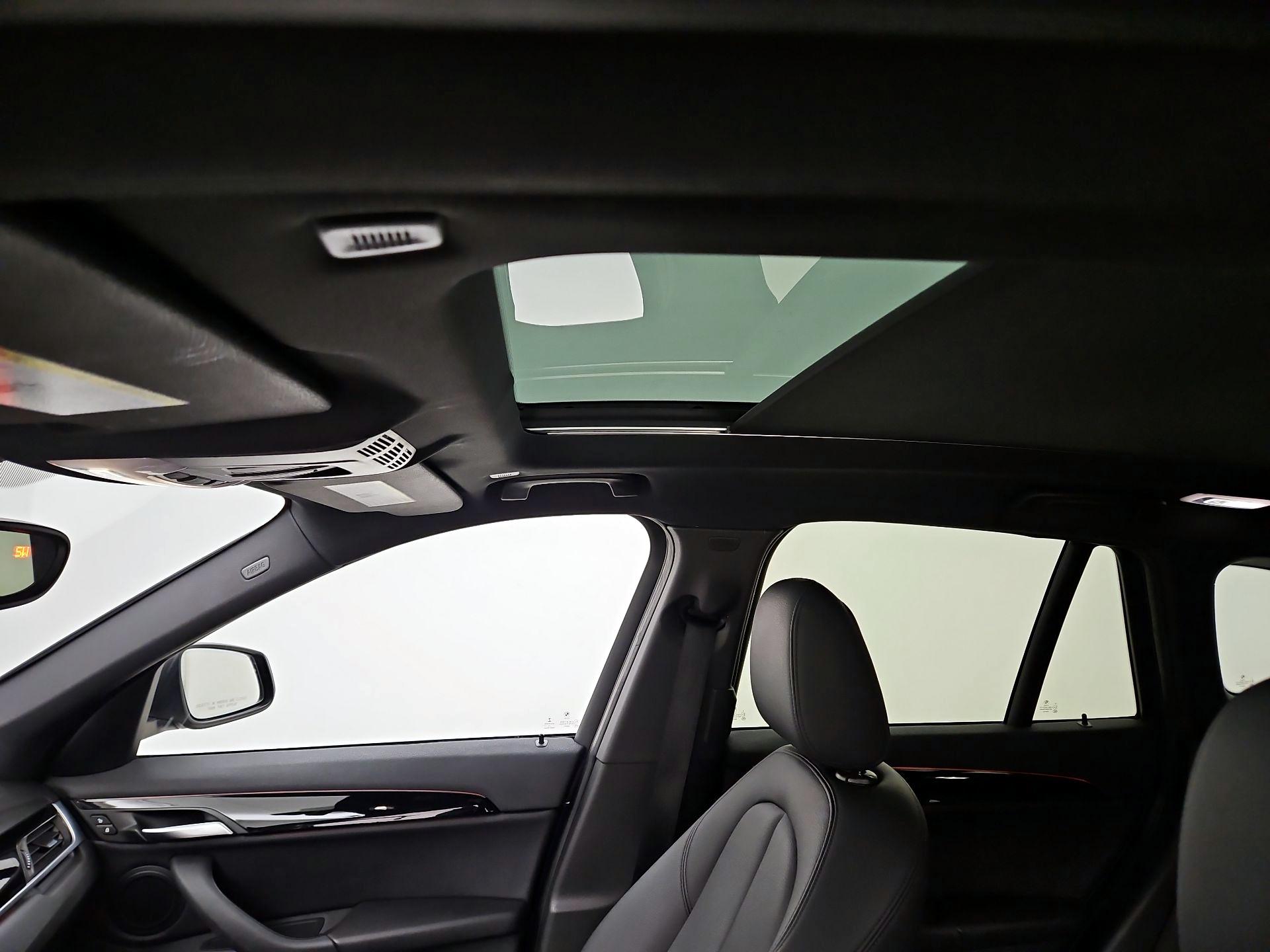 Thumbnail: 2016 BMW X1 - 19