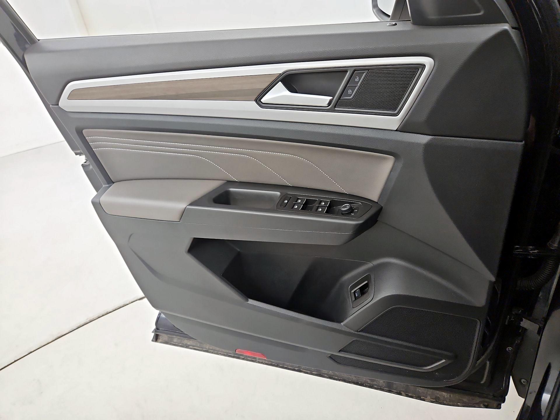 Thumbnail: 2022 Volkswagen Atlas - 12