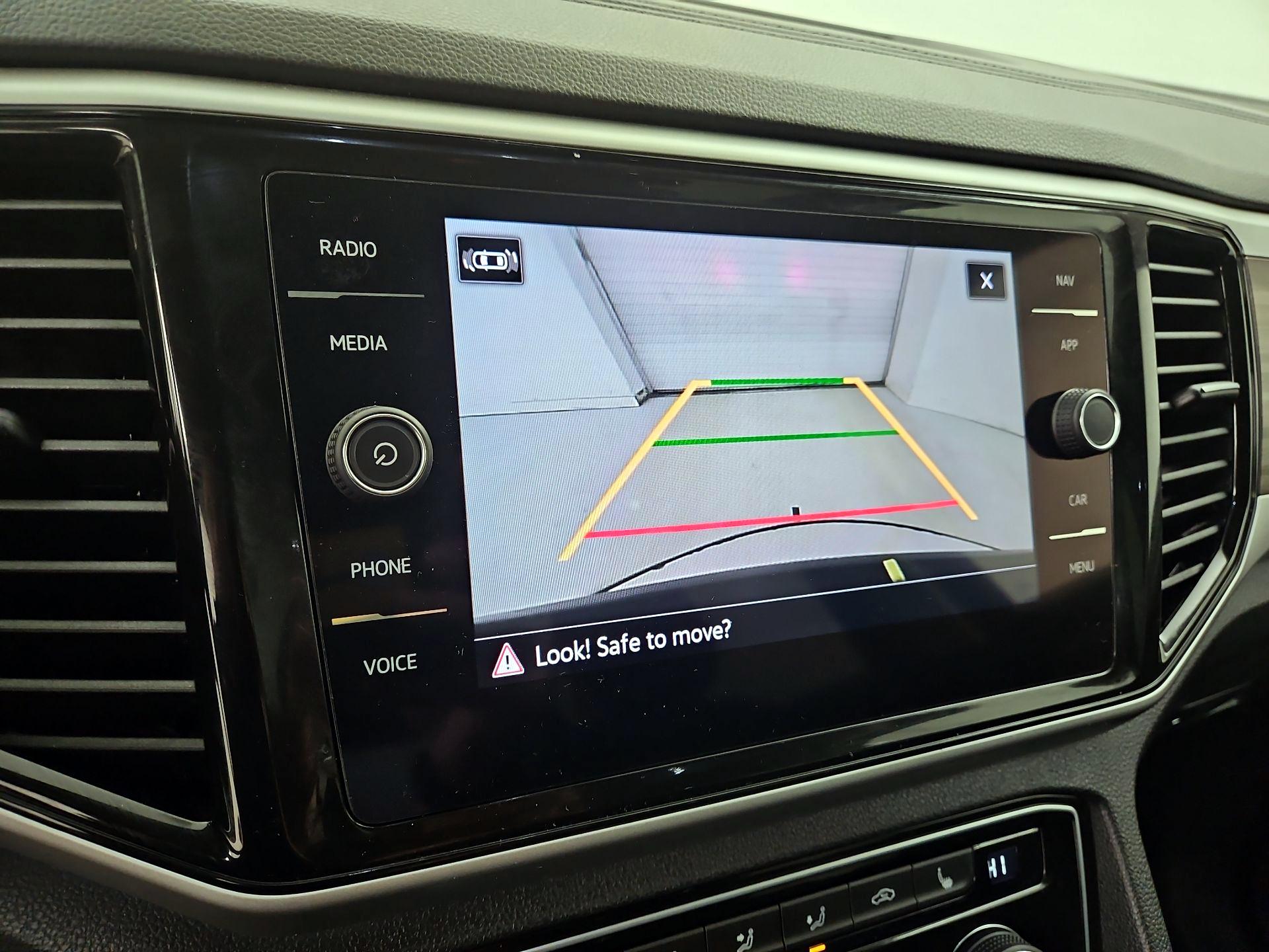 Thumbnail: 2022 Volkswagen Atlas - 15