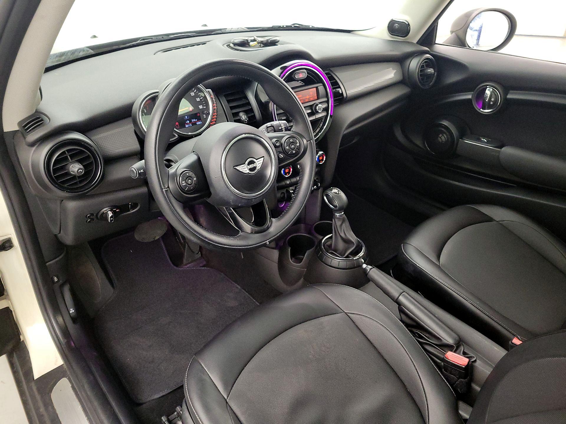 Thumbnail: 2016 MINI Cooper Hardtop - 9