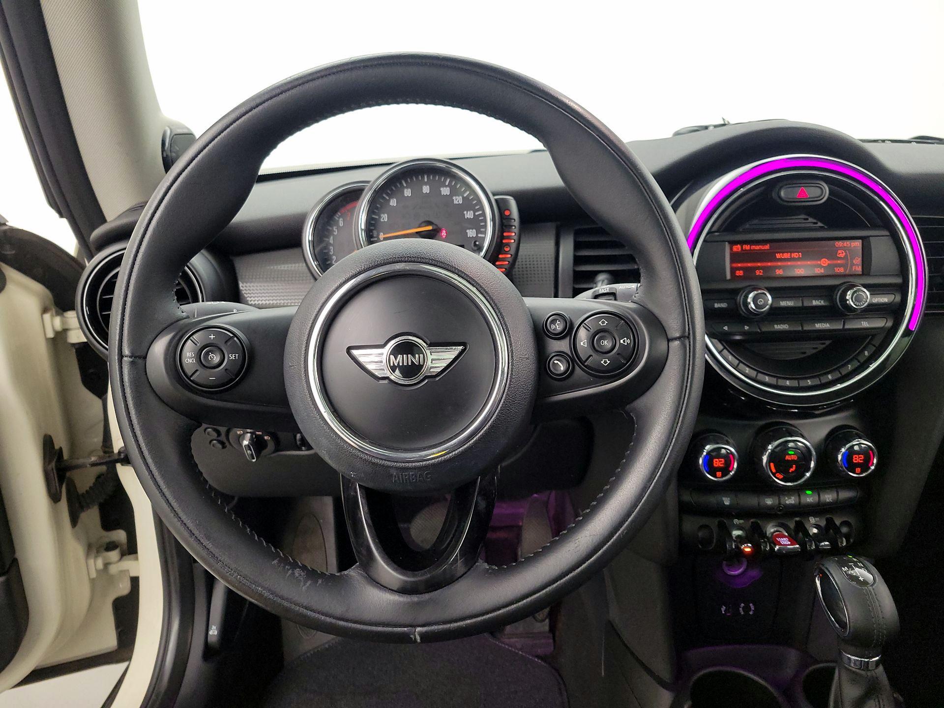 Thumbnail: 2016 MINI Cooper Hardtop - 10