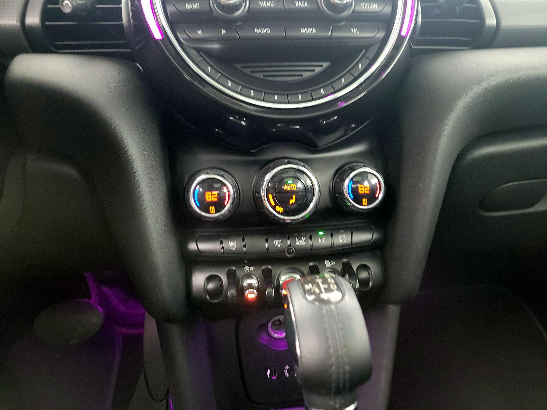 Thumbnail: 2016 MINI Cooper Hardtop - 15