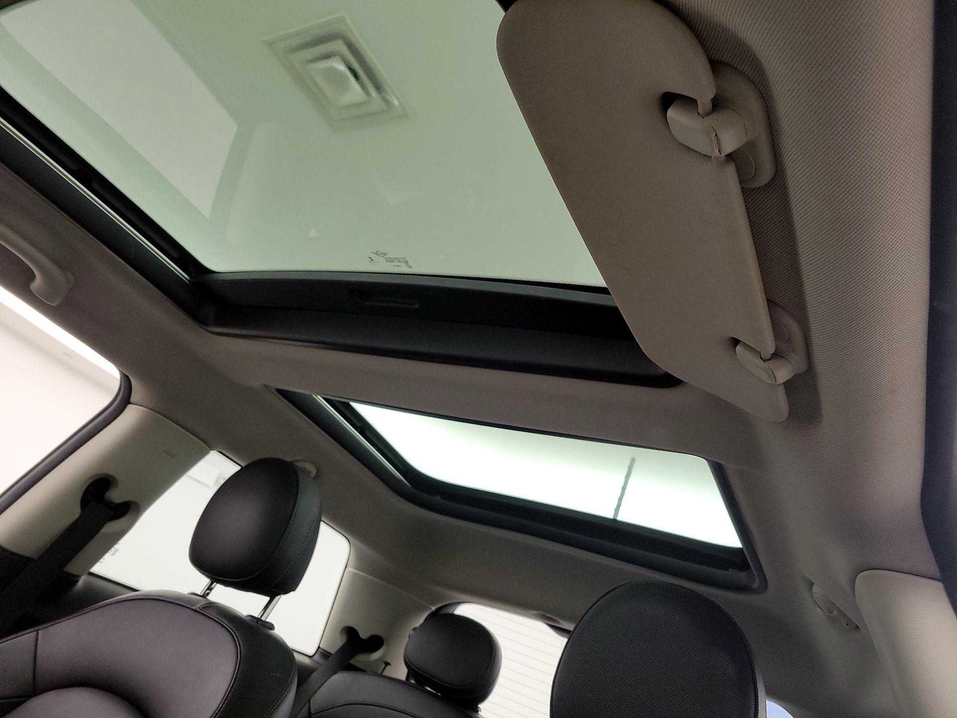 Thumbnail: 2016 MINI Cooper Hardtop - 18