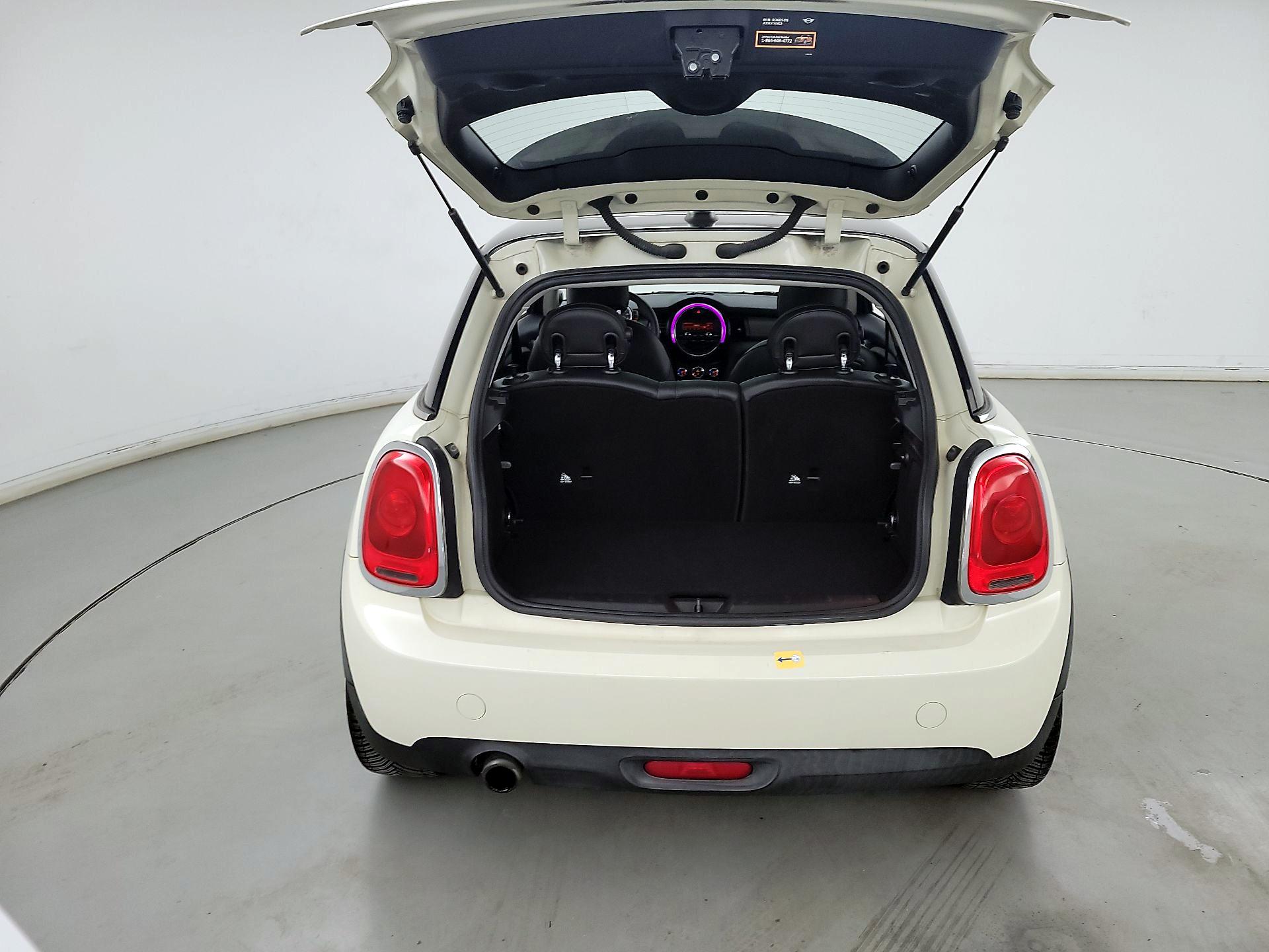 Thumbnail: 2016 MINI Cooper Hardtop - 20