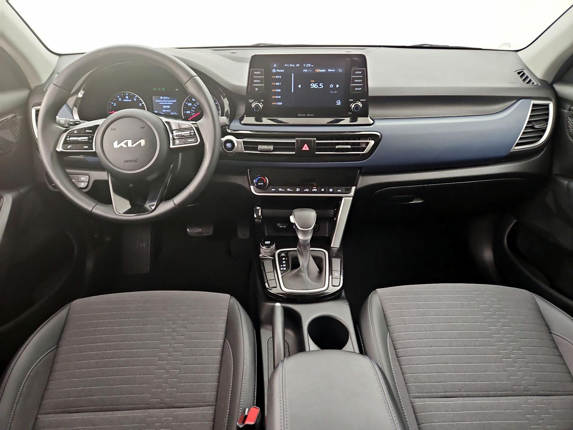 Thumbnail: 2023 Kia Seltos - 9