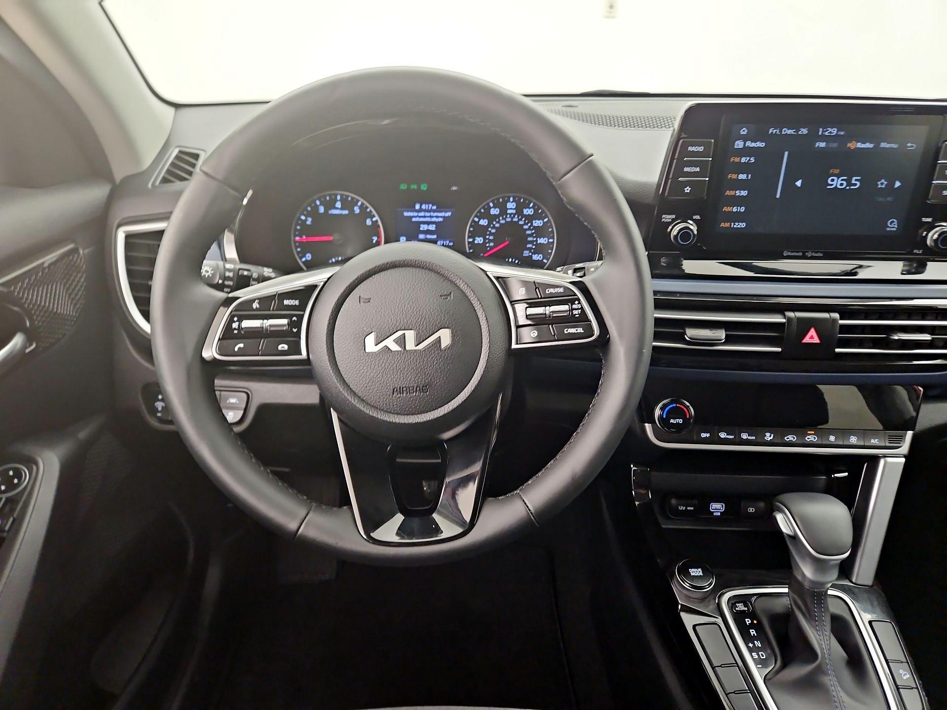 Thumbnail: 2023 Kia Seltos - 10