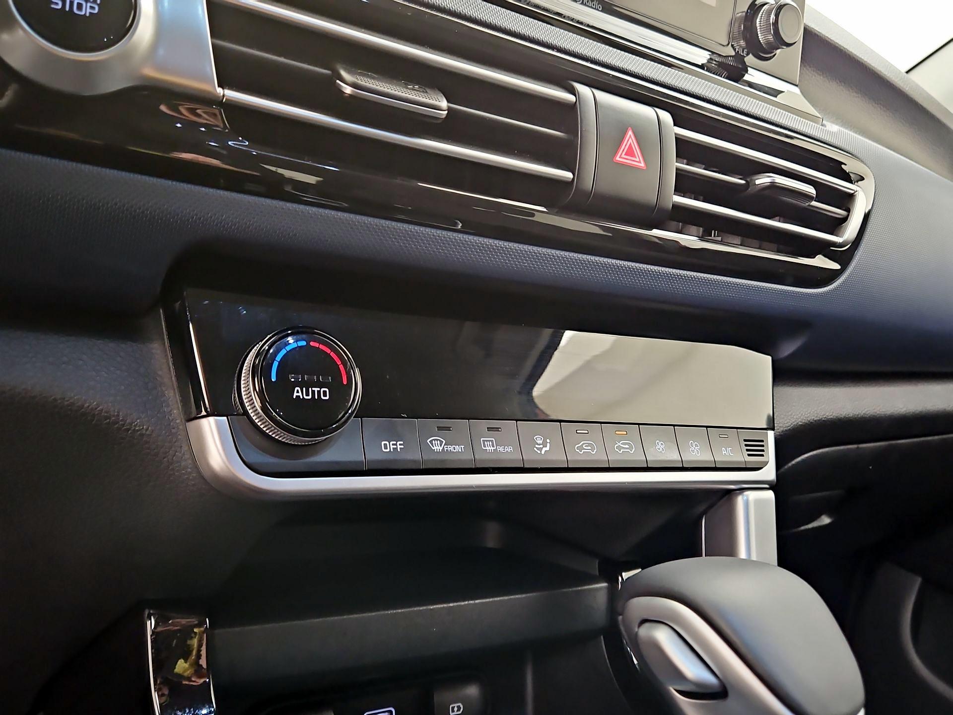 Thumbnail: 2023 Kia Seltos - 16